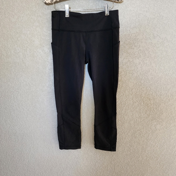 Lululemon cropped leggings size 6 with pockets - Picture 1 of 5